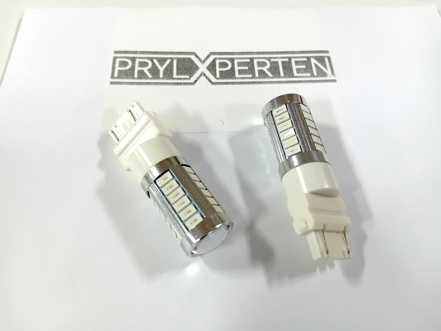 2x Röd 3157 P27/7W T25 33st smd 5730 Generic
